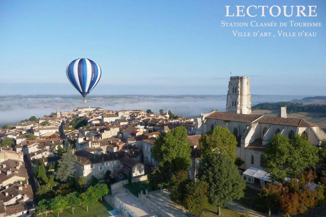 Gite Des Remparts A レクトゥール エクステリア 写真
